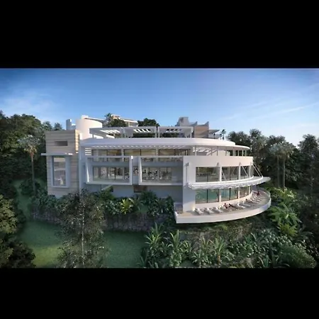 Luxury With Jacuzzi דירה מארבלה