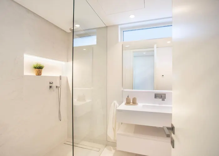 Luxury With Jacuzzi