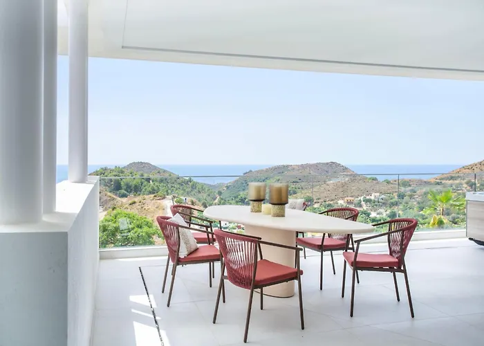 Апартаменти Luxury With Jacuzzi